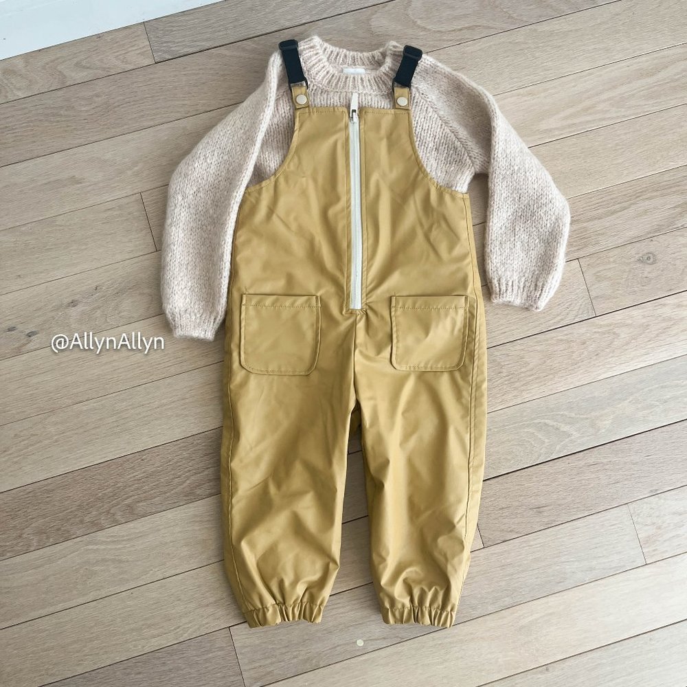 Zara 2-3T 
Adorable Water Resistant Rain Pant/ Snow Suit 
Gently Used